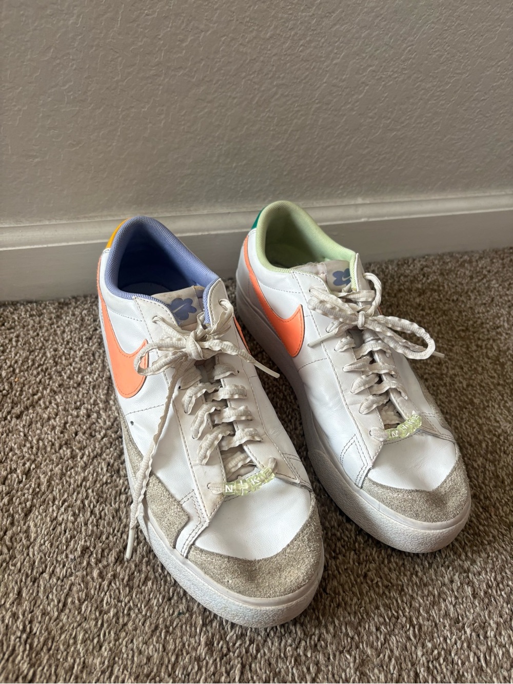 Nike White Sneakers with Coral Swoosh and Multicolor Linings